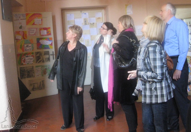 13-pedagogove z Dzierzoniowa s reditelem O. Strnadem.jpg